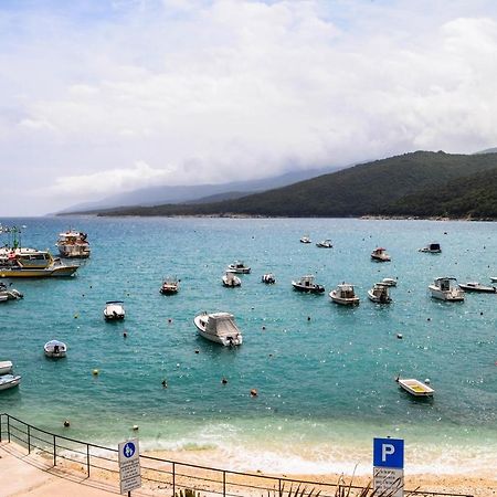 Apartman Gulliver In The Center, 10 Meters From The Sea With Private Parking In Natural Shade Rabac Exterior photo