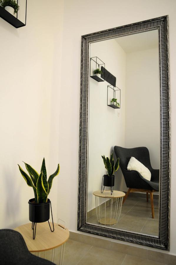 Apartman Gulliver In The Center, 10 Meters From The Sea With Private Parking In Natural Shade Rabac Exterior photo